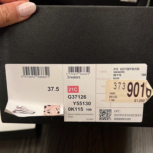 AUTHENTIC CHANEL SNEAKERS with original box/bag/ extra laces - Picture 4 of 6